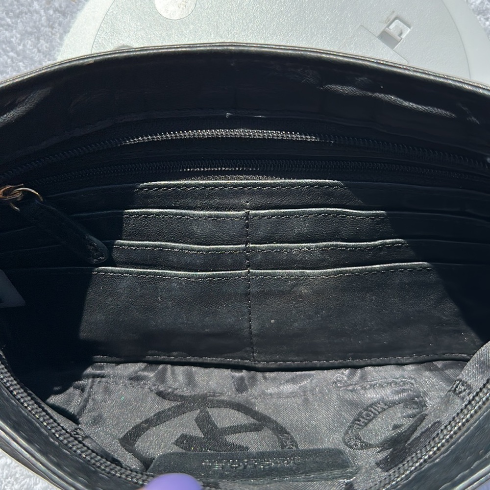 GUC Michael Kors wristlet - Picture 5 of 5